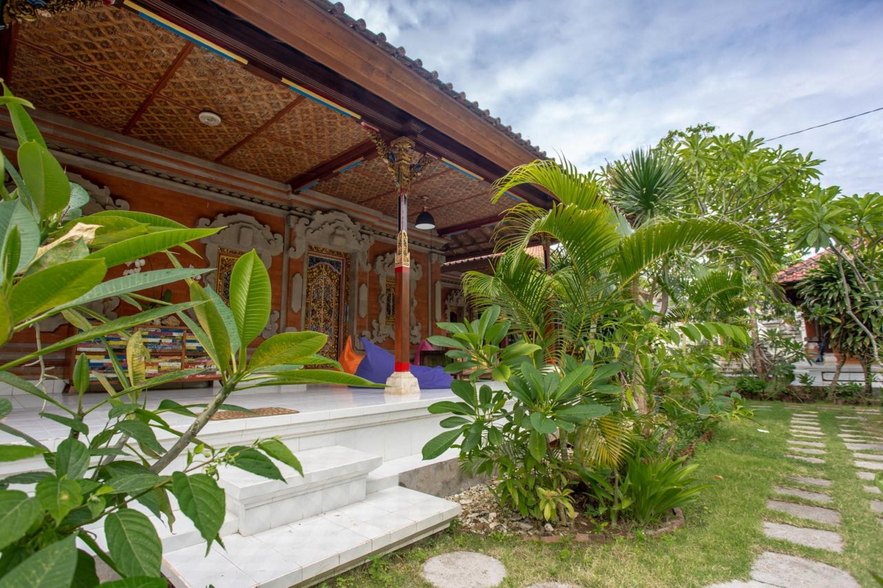 Nushe Hostel Batununggul Exterior foto